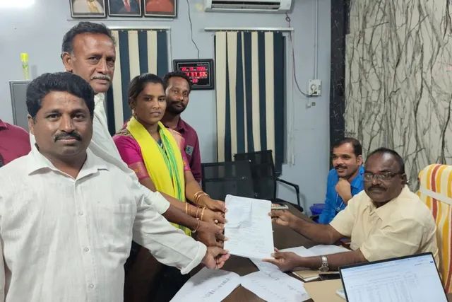 దేవరపల్లిలో టీడీపీ ఎంపీటీసీ అభ్యర్థిగా సునీత నామినేషన్ దాఖలు