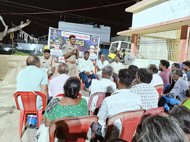 పాయకరావుపేటలో పోలీసుల పల్లె నిద్ర: గంజాయి, నేరాలపై అవగాహన