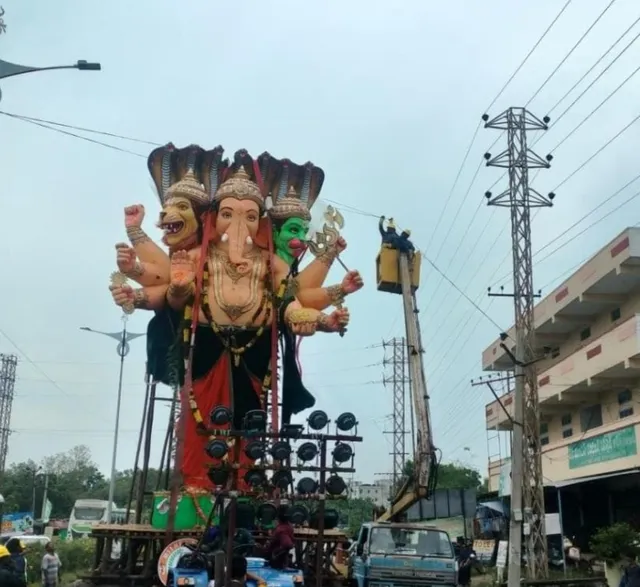 చింతకుంట కెనాల్ లో నిమజ్జనానికి వచ్చిన రాంనగర్ భారీ గణనాథుడు
