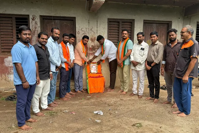 చొప్పదండిలో పండిట్ దీన్ దయాల్ జయంతి ఘనంగా