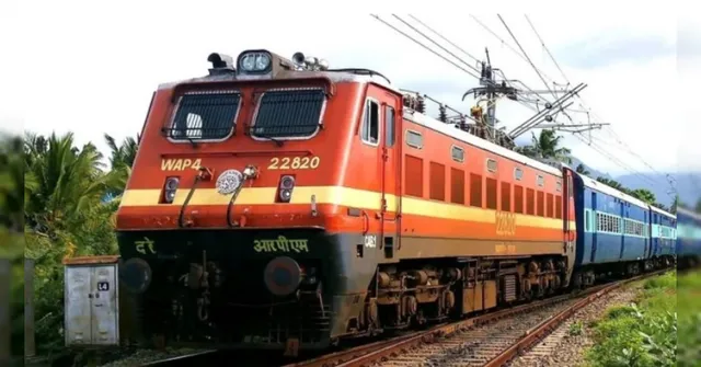 తుఫాను ప్రభావం: రైల్వే శాఖ కీలక నిర్ణయం.. పలు రైళ్లు రద్దు తుఫాను ప్రభావం: రైల్వే శాఖ కీలక నిర్ణయం.. పలు రైళ్లు రద్దు