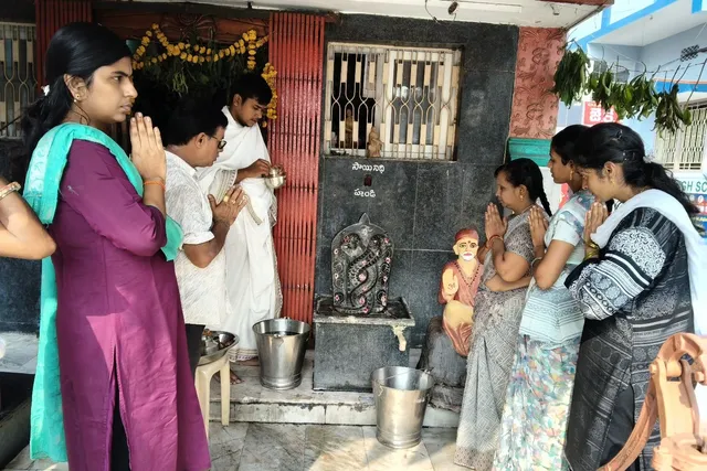 శ్రీ వల్లి దేవసేన సమేత సుబ్రహ్మణ్య స్వామికి ప్రత్యేక పూజలు శ్రీ వల్లి దేవసేన సమేత సుబ్రహ్మణ్య స్వామికి ప్రత్యేక పూజలు