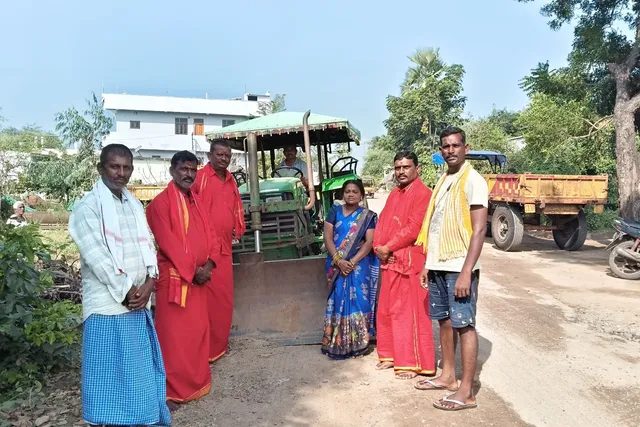 బతుకమ్మ వేడుకలకు మీర్జంపేటలో సర్పంచ్ ఆధ్వర్యంలో ప్రత్యేక ఏర్పాట్లు బతుకమ్మ వేడుకలకు మీర్జంపేటలో సర్పంచ్ ఆధ్వర్యంలో ప్రత్యేక ఏర్పాట్లు