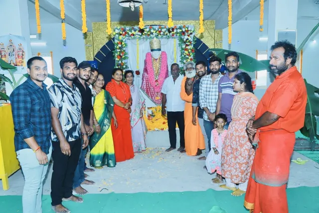 ముష్టిబండ రంగనాథ స్వామి ఆశ్రమంలో ఘనంగా సాయినాథుడి పూలోత్సవం