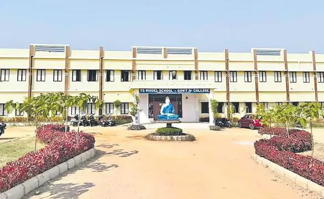 మోడల్‌ స్కూల్‌ విద్యార్థులకు జేఈఈ, నీట్‌ కోచింగ్‌