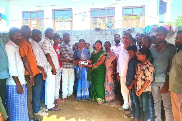 విద్యార్థుల కుటుంబాలకు స్వప్న బాల కిషోర్ రెడ్డి ఆర్ధిక సహాయం