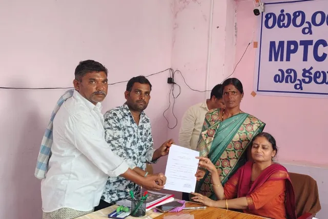జాలవాడి ఎంపీటీసీ అభ్యర్థిగా గౌళ్ల దేవమ్మ నామినేషన్ దాఖలు