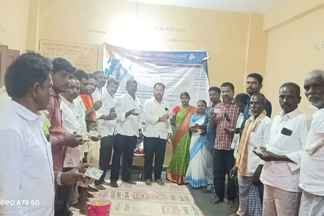 స్మార్ట్ రేషన్ కార్డుల పంపిణీ: ప్రజలకు కాంగ్రెస్ ప్రభుత్వం భరోసా