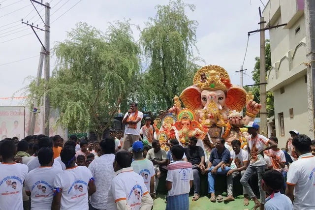 జంగంగుంట్ల వినాయకుడి లడ్డూను దక్కించుకున్న చిన్న అల్లూరయ్య