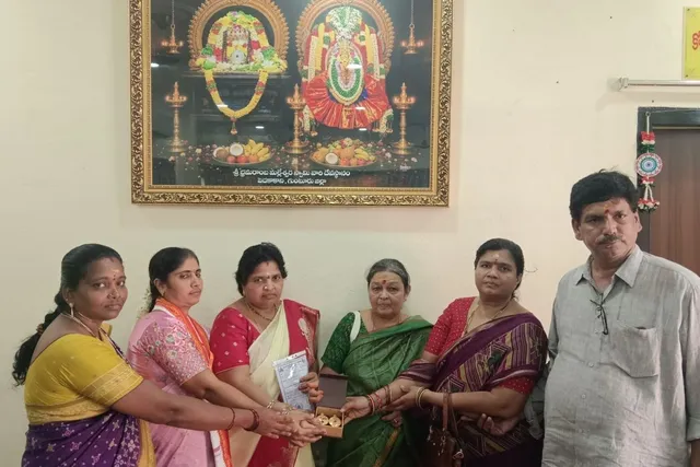 భ్రమరాంబ అమ్మవారికి రూ.2.51 లక్షల విలువైన మంగళ సూత్రాలు