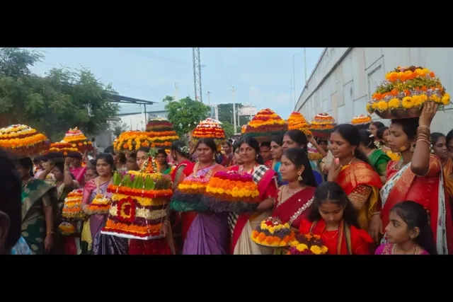 సూర్యాపేటలో ఘనంగా బతుకమ్మ సంబరాలు