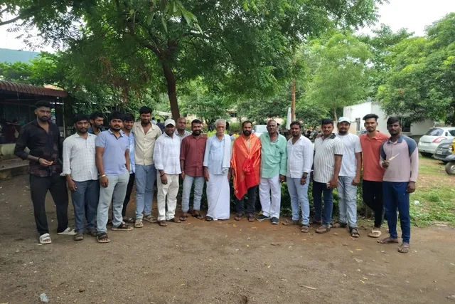 కూలీ పనులు చేస్తూ డీఎస్సీ కొలువు కొట్టాడు!