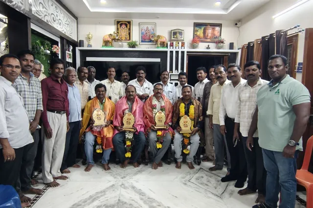 ఉత్తమ ఉపాధ్యాయులకు మాల సంఘం ఘన సన్మానం