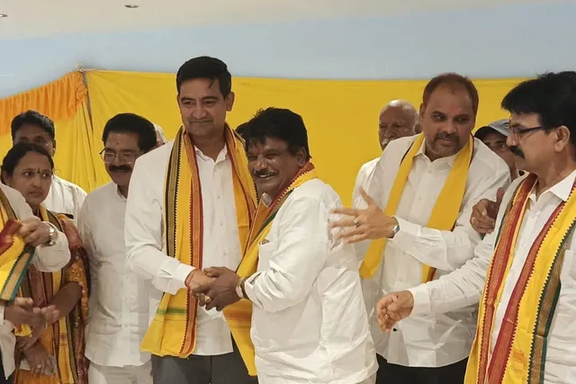 టిడిపిలో చేరిన గజపతినగరం మాజీ జడ్పిటిసి తౌడు టిడిపిలో చేరిన గజపతినగరం మాజీ జడ్పిటిసి తౌడు