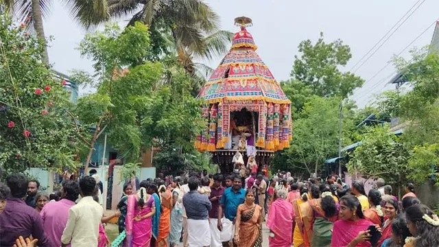 திருவெள்ளக்குளம் அண்ணன் பெருமாள் கோவில் பிரம்மோற்சவம்: தேரோட்டம் கோலாகலம்