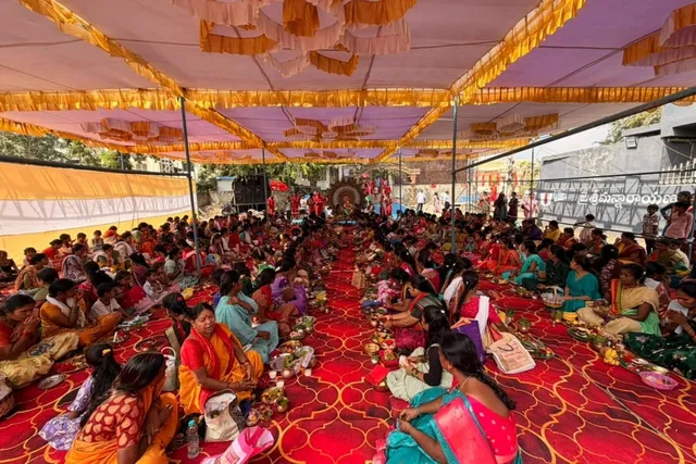 మెట్పల్లి త్రిశక్తి ఆలయంలో ఘనంగా అమ్మవారి కుంకుమార్చన మెట్పల్లి త్రిశక్తి ఆలయంలో ఘనంగా అమ్మవారి కుంకుమార్చన