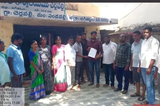 పంట పొలాల మధ్య రైస్ మిల్లు వద్దు - చర్లపల్లి గ్రామస్థులు