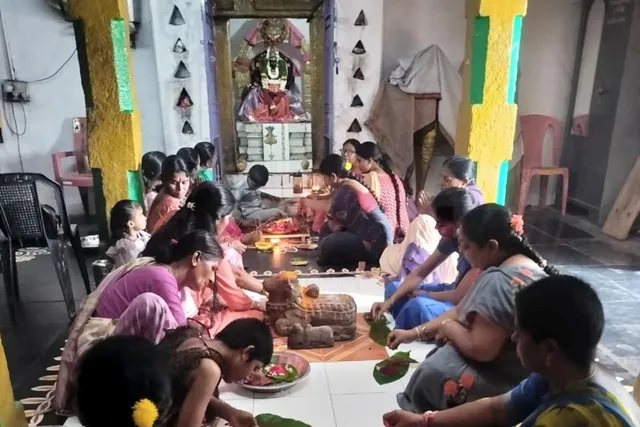 పొత్తపిలో కుంకుమ పూజలు