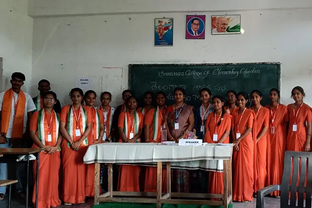 శ్రీనివాస డిఎడ్ కళాశాలలో మాక్ అసెంబ్లీ.