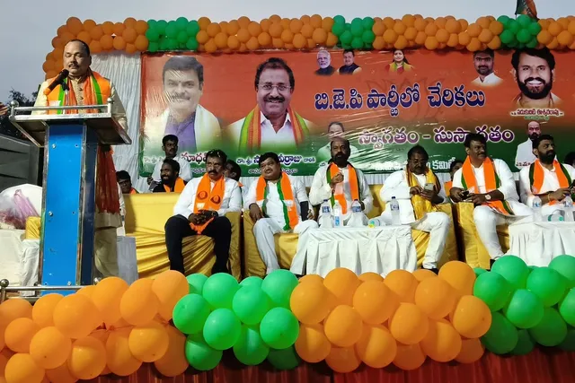 బీజేపీలో చేరిన శాన్ గ్రూప్ అధినేత, కార్యకర్తలు