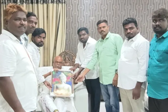 ఎమ్మెల్యే ను కలిసిన మాదిగ యూత్ సభ్యులు