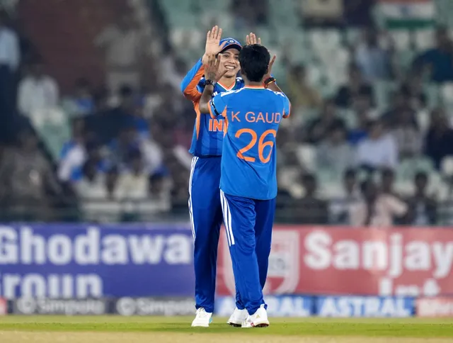 IND vs ZIM: 10 ఓవర్లు పూర్తి.. జింబాబ్వే స్కోర్ 60/1