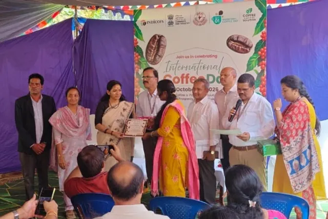 కాఫీ బోర్డు అధికారులతో జిల్లా కలెక్టర్ సమీక్ష