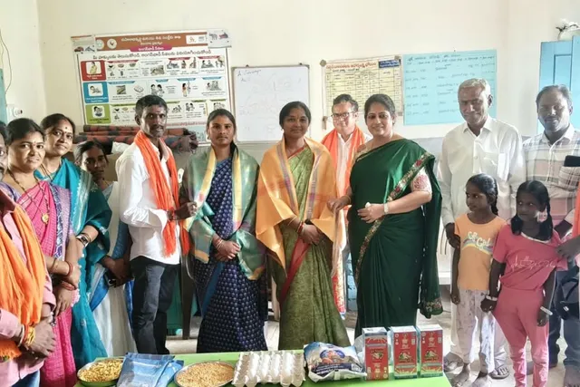 చెల్పూర్ లో అంగన్‌వాడీ సిబ్బందిని సన్మానించిన కీర్తి రెడ్డి