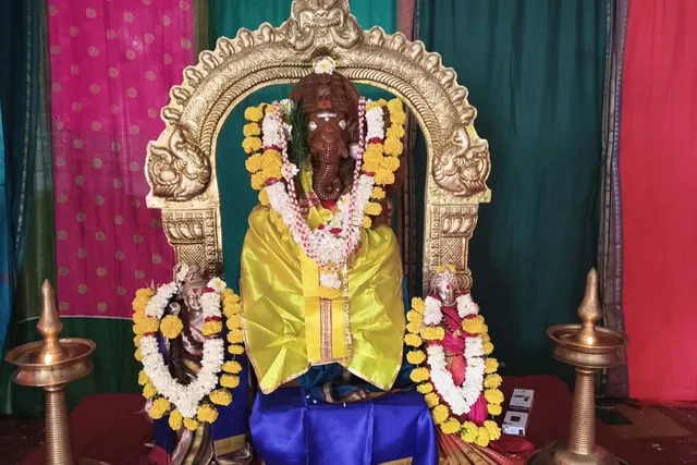 కొలువైన కర్ర వినాయకుడు నిమజ్జనం లేకుండా పెట్టెలో భద్రం