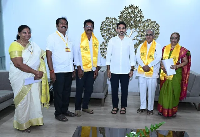 టీడీపీలో చేరిన మంగళగిరి వైసీపీ నేత వరప్రసాదరావు