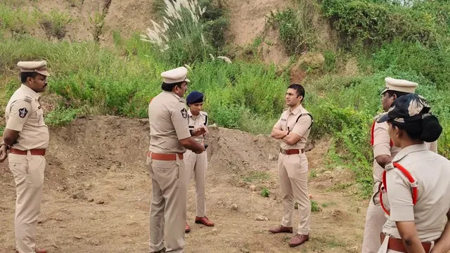 మేకలు కాసుకుంటున్న మహిళను పొదల్లోకి లాక్కెళ్లి అత్యాచారం మేకలు కాసుకుంటున్న మహిళను పొదల్లోకి లాక్కెళ్లి అత్యాచారం