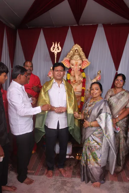 వినాయక చవితి వేడుకల్లోపాల్గొన్న కార్పొరేటర్ శ్రీమాన్, ఆర్డీఓ వెంకన్న