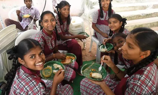 తెలంగాణ ప్రభుత్వ స్కూళ్లలో బ్రేక్‌ఫాస్ట్‌.. డిసెంబర్‌ 9 నుంచి ప్రారంభం