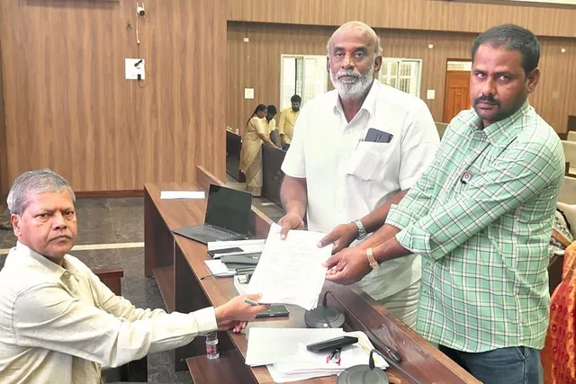చిత్తూరు జిల్లాలో జోరుగా కొనసాగుతున్న జడ్పీటీసీ నామినేషన్ల ప్రక్రియ