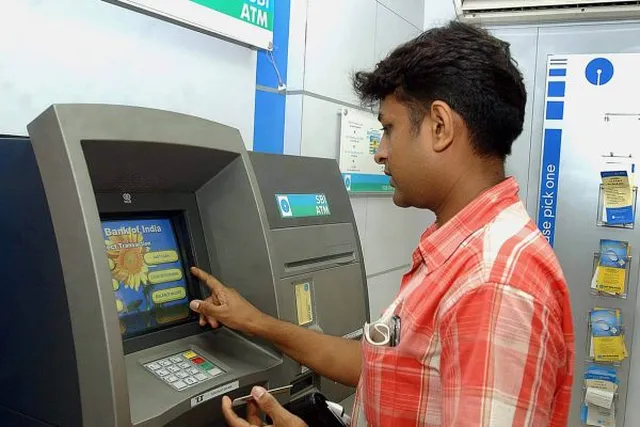 ATM-ல் கட்டணமின்றி பணம் எடுக்கலாம் என அறிவிப்பு