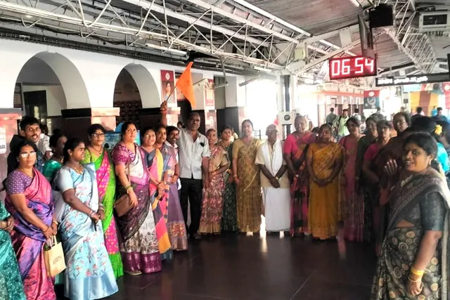 దైవ సేవకు తరలిన జడ్డంగి గ్రామానికి చెందిన 40 మంది భక్తులు