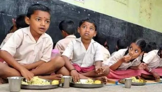 1 -5ம் வகுப்பு மாணவர்களுக்கு காலை சிற்றுண்டி வழங்கும் பணிகளை தொடங்கியது தமிழக அரசு!