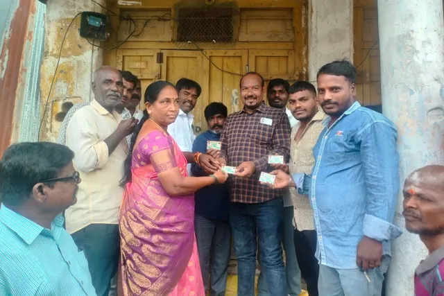 స్మార్ట్ రేషన్ కార్డులతో పథకాల లబ్ధి సులభం.. కౌన్సిలర్ సిద్ది శ్రీధర్