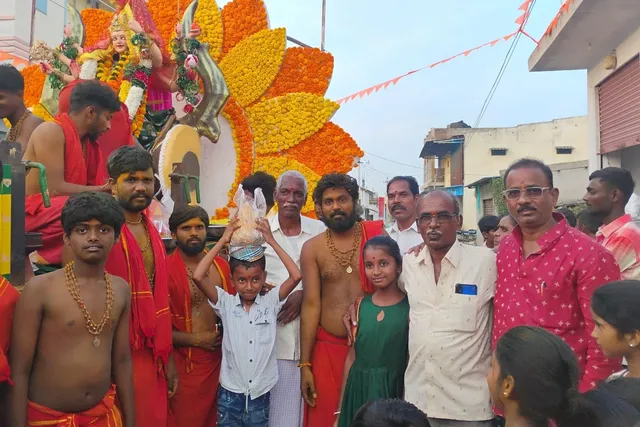 కల్హేర్ లో ఘనంగా దుర్గాభవాని లడ్డూ వేలం పాట