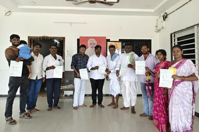 బైంసాలో సీఎం రిలీఫ్ ఫండ్ చెక్కులు అందజేసిన ఎమ్మెల్యే