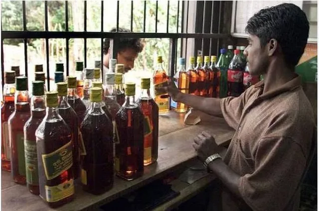MRP కంటే ఎక్కువ ధరకు మద్యం అమ్మితే చర్యలు