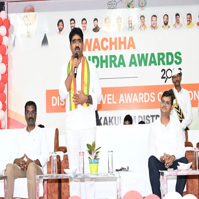 పరిశుభ్రమైన సమాజ నిర్మాణానికి ప్రతి ఒక్కరూ బాధ్యతగా మెలగాలి: కలెక్టర్
