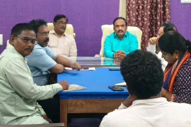 వరద ముప్పు: అప్రమత్తంగా ఉండాలని వంశధార ప్రాజెక్ట్ చైర్మన్ ఆదేశం వరద ముప్పు: అప్రమత్తంగా ఉండాలని వంశధార ప్రాజెక్ట్ చైర్మన్ ఆదేశం