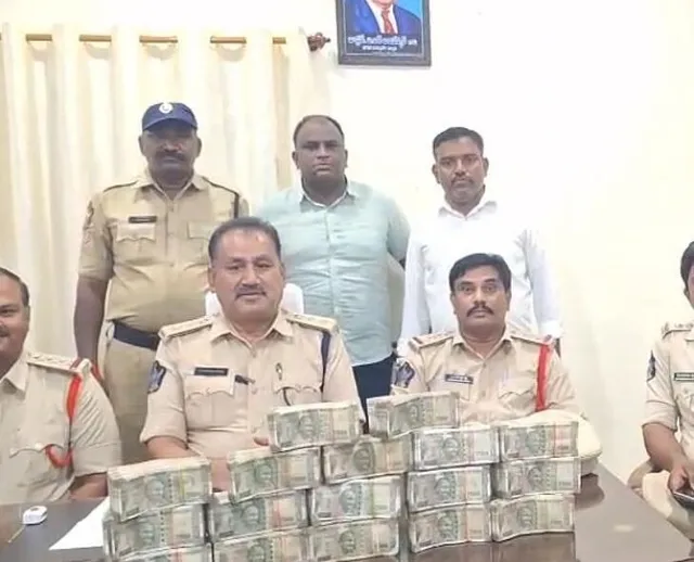 ఏపీలో స్థానిక ఎన్నికల వేళ నోట్ల కట్టల కలకలం