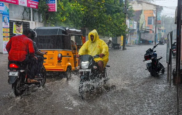 தமிழகத்தில் நாளை 9 மாவட்டங்களில் கனமழைக்கு வாய்ப்பு