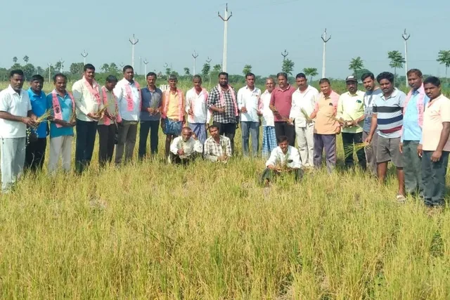 పంట నష్టపోయిన రైతులకు ఎకరాకు యాభై వేలుఇవ్వాలి: బిఆర్ఎస్ పంట నష్టపోయిన రైతులకు ఎకరాకు యాభై వేలుఇవ్వాలి: బిఆర్ఎస్