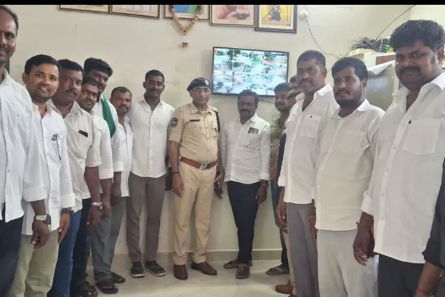 ఆలూరు మండల కేంద్రంలో 24 సీసి కెమెరాలు ప్రారంభం