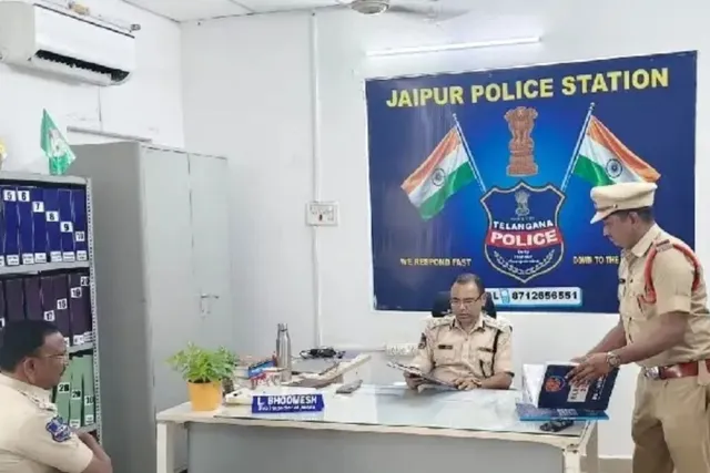 జైపూర్ పోలీస్ స్టేషన్ ఆకస్మిక తనిఖీ చేసిన సీపీ జైపూర్ పోలీస్ స్టేషన్ ఆకస్మిక తనిఖీ చేసిన సీపీ