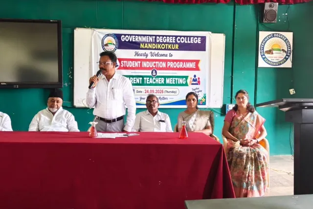 క్రమశిక్షణతో ఉన్నత శిఖరాలకు చేరాలి: ప్రిన్సిపల్ డా. నాగన్న క్రమశిక్షణతో ఉన్నత శిఖరాలకు చేరాలి: ప్రిన్సిపల్ డా. నాగన్న