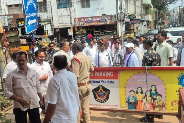 విజయనగరం మండల పరిషత్ వద్ద ఎంపీటీసీ నామినేషన్ల సందడి